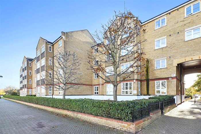 2 Bedroom Flat To Rent In Wheat Sheaf Close, London, E14
