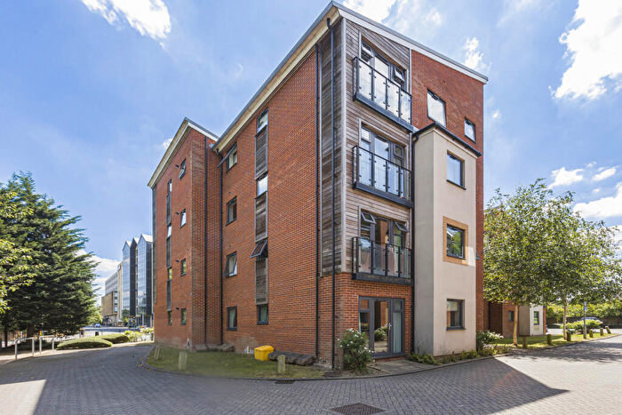 2 Bedroom Apartment For Sale In Nursery Close, Oxford, OX2