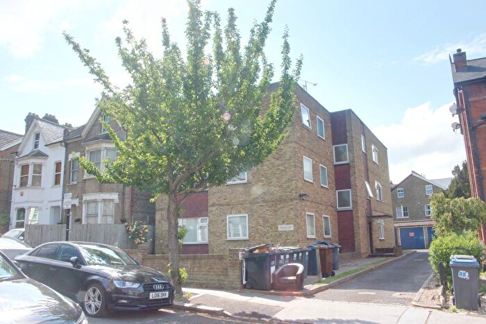 1 Bedroom Flat To Rent In Woodstock Road, Croydon, CR0
