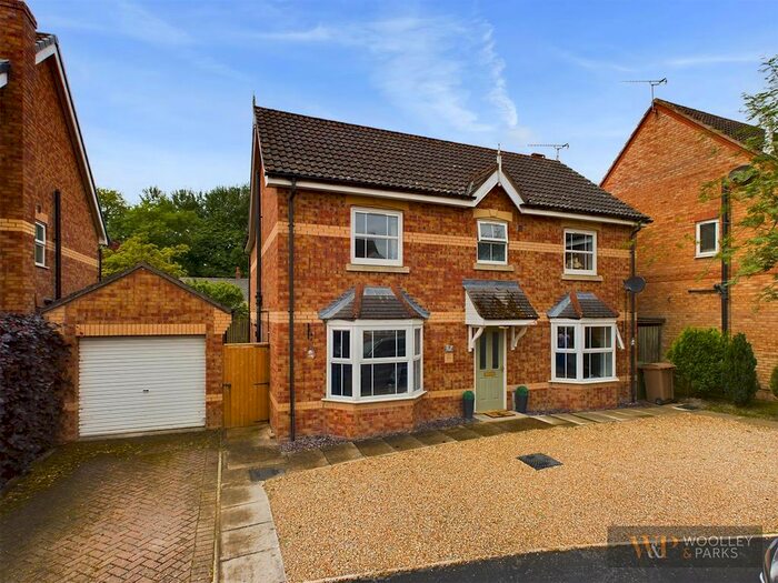 4 Bedroom Detached House For Sale In St. Annes Walk, Driffield, YO25