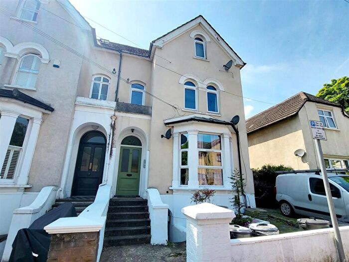 1 Bedroom Flat To Rent In Vicarage Road, Rochester, ME2