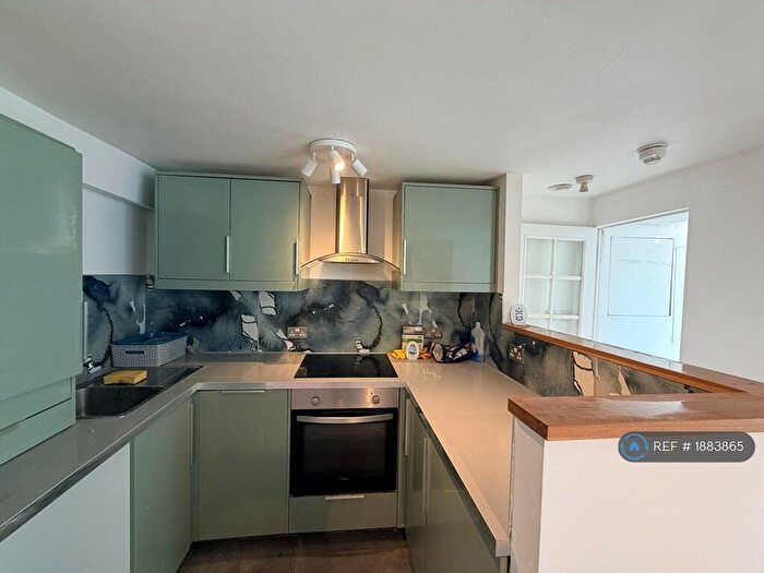 1 Bedroom Flat To Rent In Spencer Square, Ramsgate, CT11