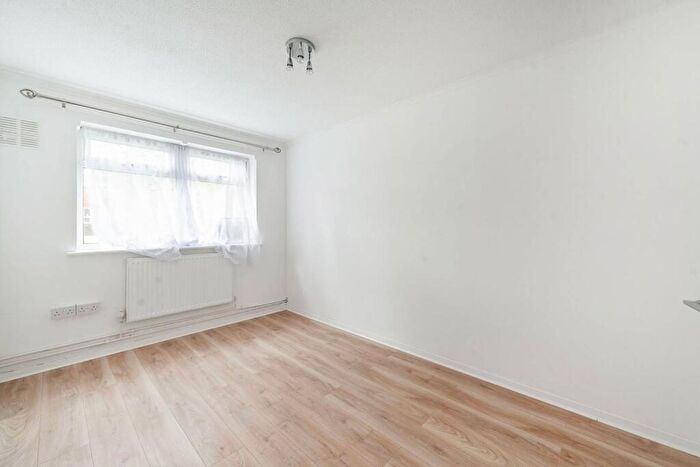 3 Bedroom Flat To Rent In Cowen Avenue, South Harrow, Harrow, HA2
