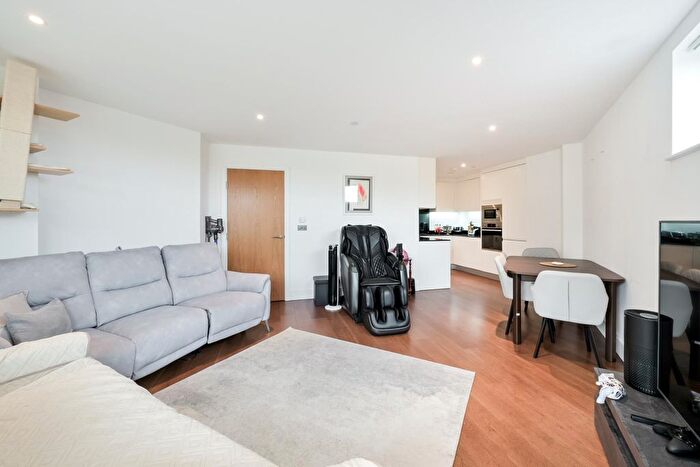 2 Bedroom Flat For Sale In Gateway Tower, Western Gateway, E16