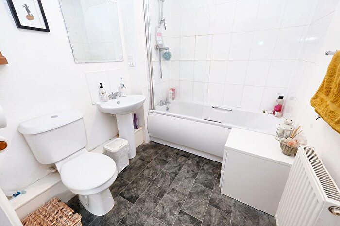 2 Bedroom Flat For Sale In Devonshire Road, Eccles, M30
