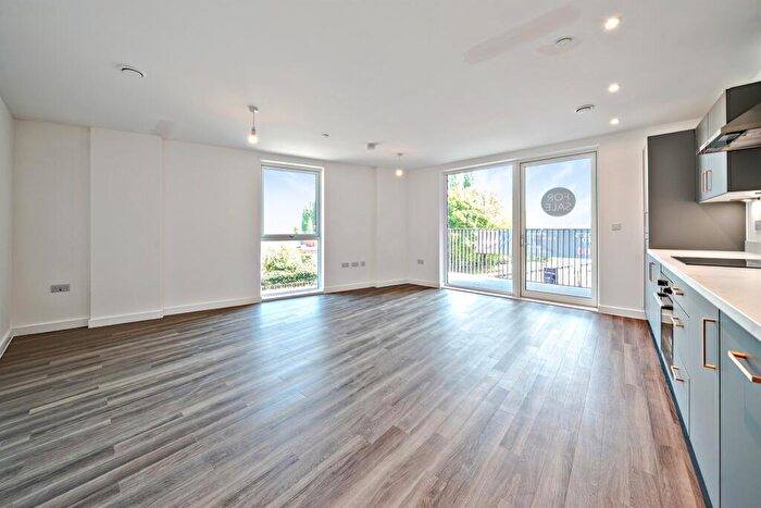 2 Bedroom Apartment For Sale In Moorbridge Road, Maidenhead, SL6