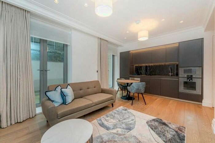 1 Bedroom Flat To Rent In Portland Place, Regents Park, W1B