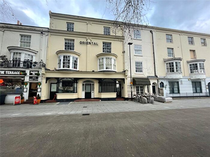 2 Bedroom Apartment For Sale In Queens Terrace, Southampton, Hampshire, SO14