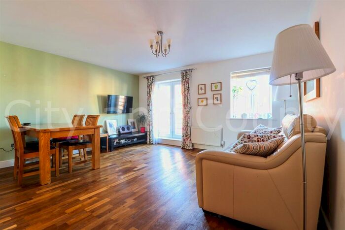 3 Bedroom Town House To Rent In Bayleaf Avenue, Hampton Vale, Peterborough, PE7