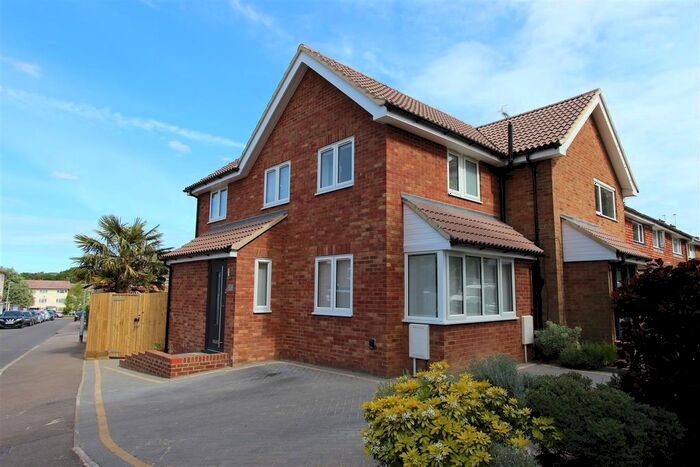 2 Bedroom End Of Terrace House To Rent In Fennycroft Road, Gadebridge, Hemel Hempstead, HP1