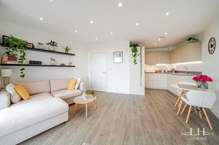 1 Bedroom Flat For Sale In Saddler House, Dagenham, RM10