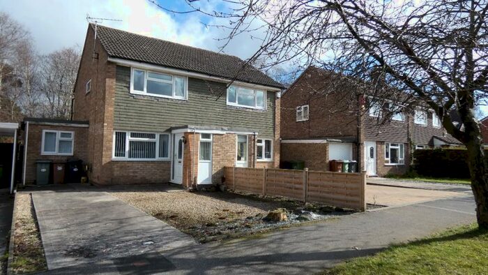 3 Bedroom Semi-Detached House To Rent In Birkdale Drive, Leeds, West Yorkshire, LS17