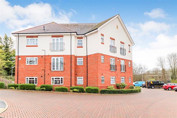 2 Bedroom Flat To Rent In Lower Luton Road, Harpenden, AL5