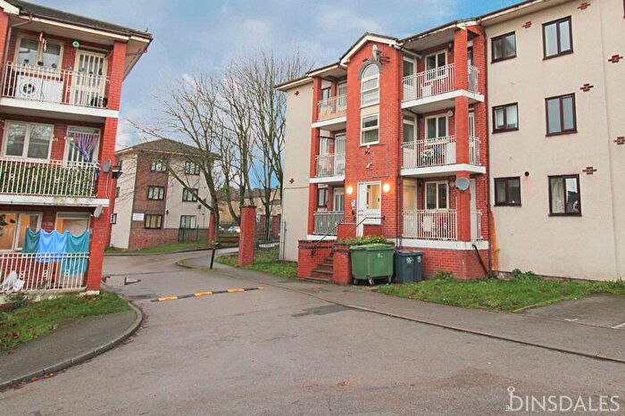 2 Bedroom Flat To Rent In Regency Court, Girlington, Bradford, BD8