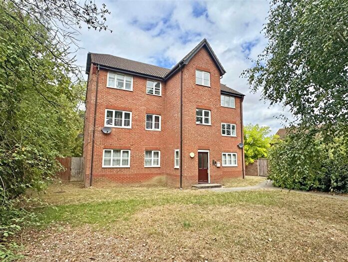 2 Bedroom Flat For Sale In Elder Field, Great Notley, Braintree, CM77