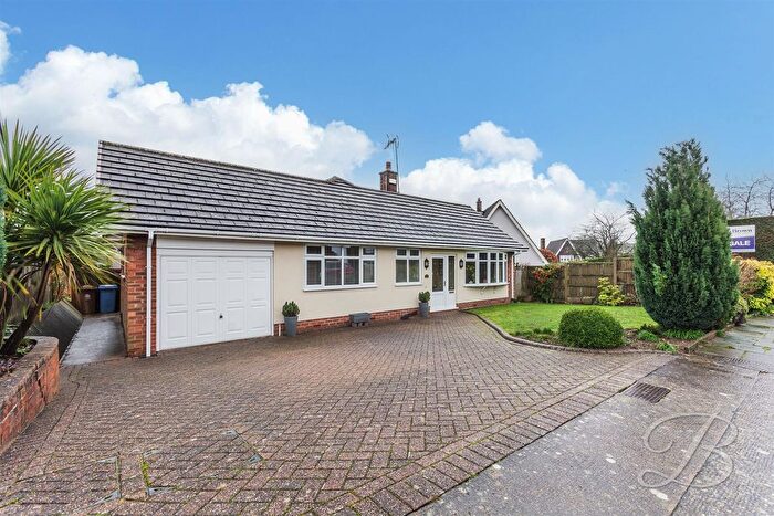 2 Bedroom Detached Bungalow For Sale In Dorchester Drive, Mansfield, NG18