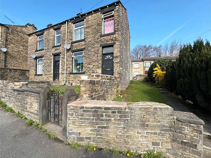 2 Bedroom Semi-Detached House For Sale In Deighton Road, Huddersfield, HD2