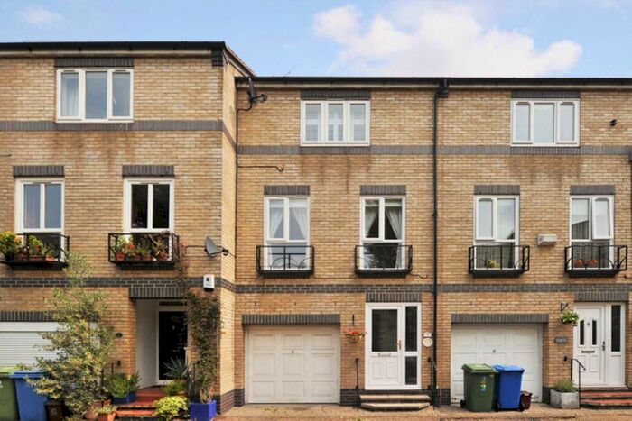 4 Bedroom Property To Rent In Cookham Crescent, London, SE16