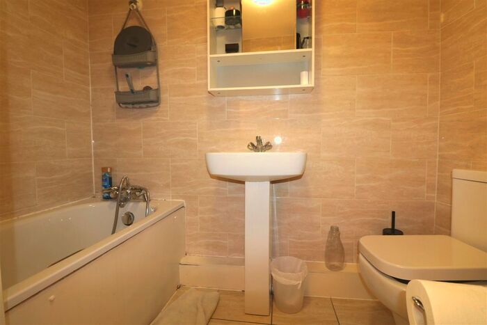 2 Bedroom Flat To Rent In Arthur Street, Grays, RM17