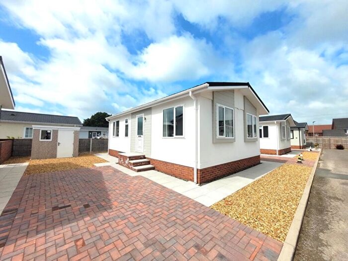 2 Bedroom Park Home For Sale In Lynwood Park, Warton, Preston, PR4
