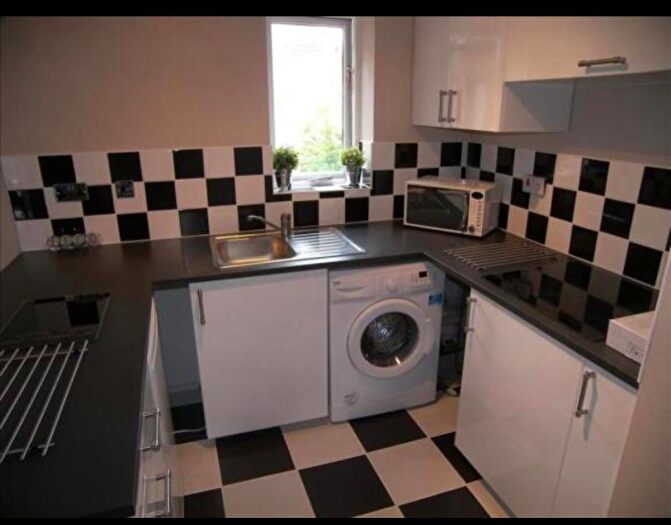 2 Bedroom Flat To Rent In Blackfriars Court, City Center, Newcastle Upon Tyne, NE1