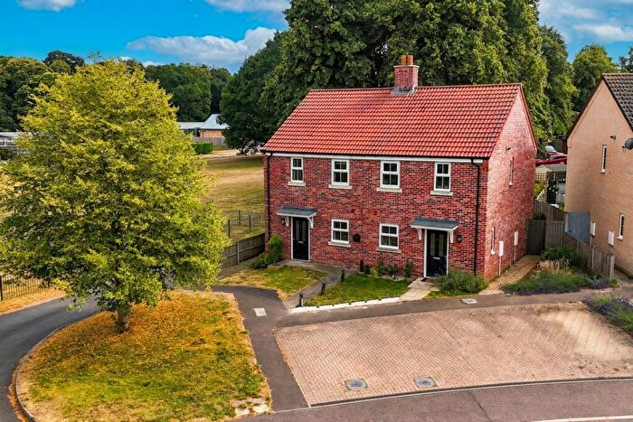 3 Bedroom Semi Detached House For Sale In Old Hall Road, Little Plumstead, Norwich, NR13