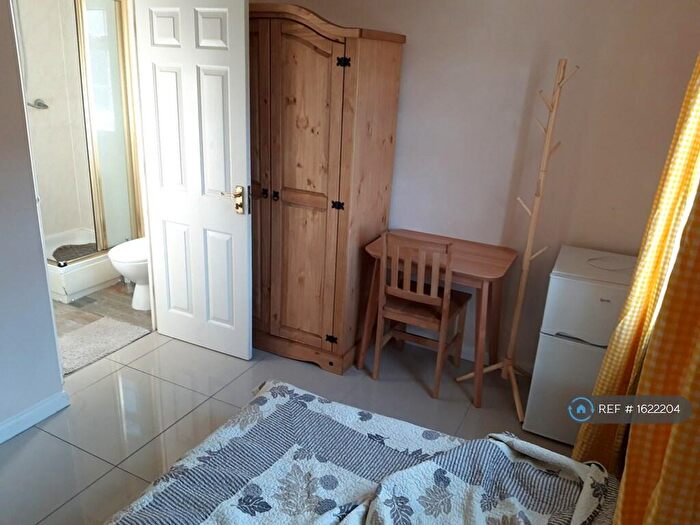 Studio To Rent In Warwick Way, Dartford, DA1