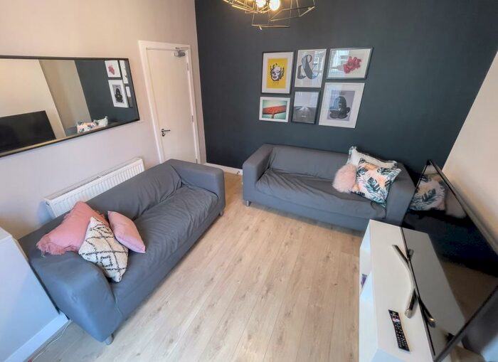 4 Bedroom Terraced House To Rent In Romer Road, L6