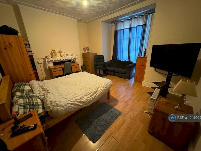 2 Bedroom Flat To Rent In Bevois Mansions, Southampton, SO14