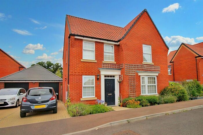 4 Bedroom Detached House For Sale In Jenny Lind Close, Aylsham, Norwich, NR11