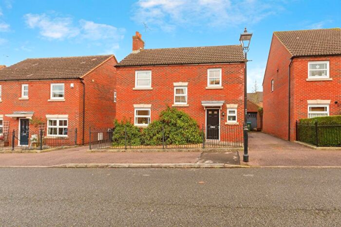 3 Bedroom Detached House For Sale In Cavendish Way, Aylesbury, HP19