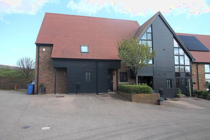 2 Bedroom Terraced House To Rent In Dovecote Barns, Vellacott Close, Purfleet, RM19