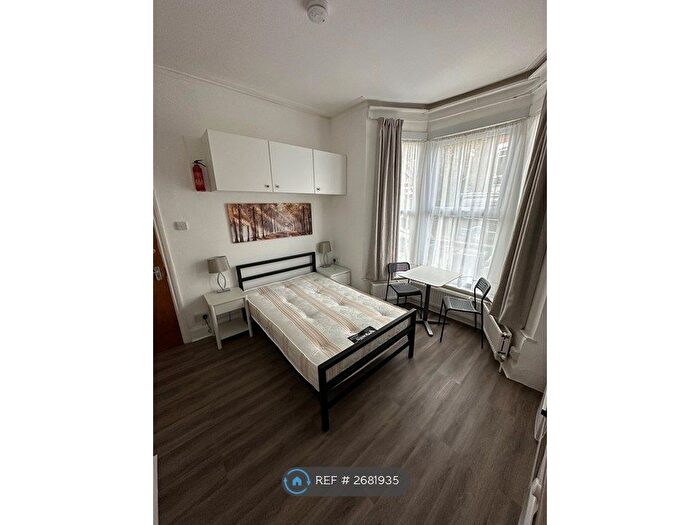 Studio To Rent In Newlyn Road, London, N17