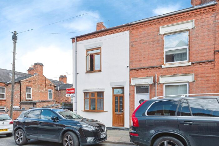 4 Bedroom Terraced House For Sale In Ingle Street, Leicester, LE3