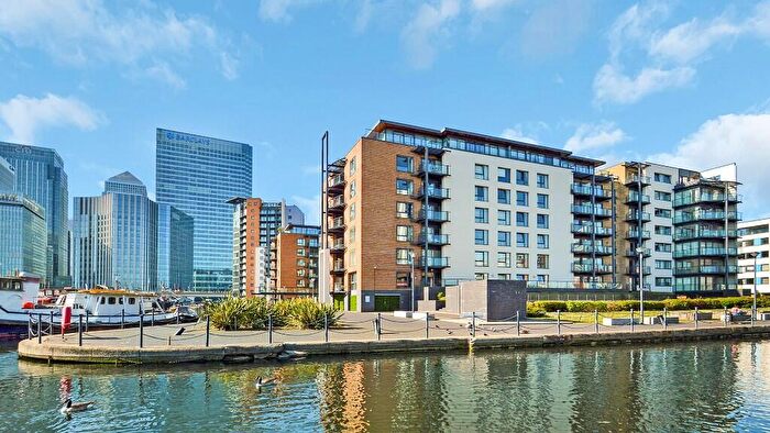 3 Bedroom Apartment To Rent In Boardwalk Place, Canary Wharf, London, E14