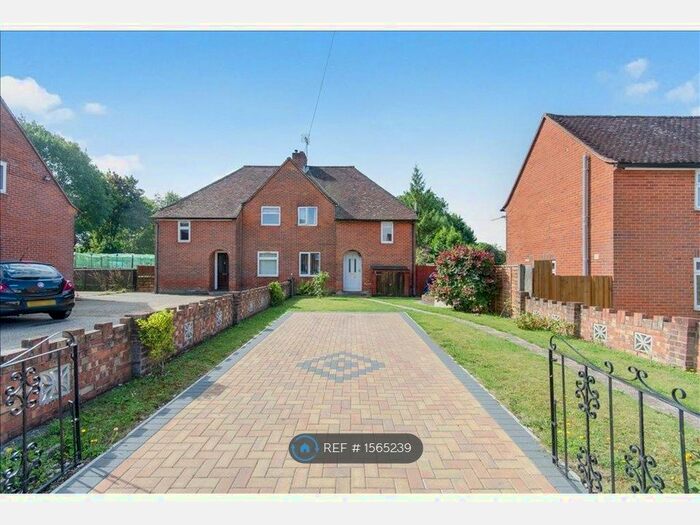 4 Bedroom Semi-Detached House To Rent In Milner Place, Winchester, SO22