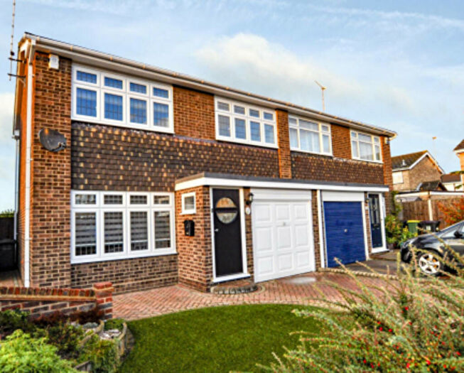 3 Bedroom Semi-Detached House To Rent In Rectory Avenue, Rochford, SS4