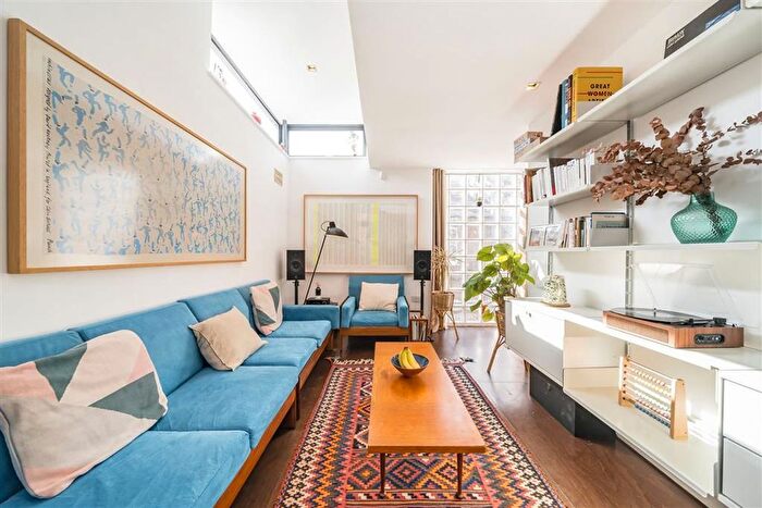 2 Bedroom End Terrace House For Sale In Voss Street, Bethnal Green, E2