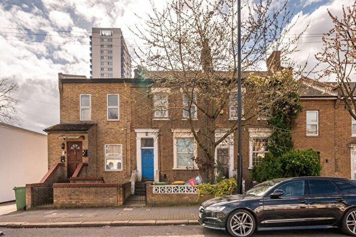 1 Bedroom Flat To Rent In Chobham Road, Stratford, London, E15