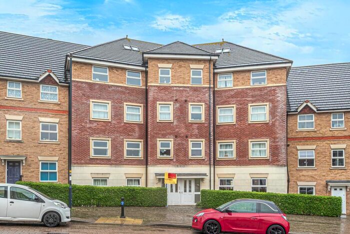 2 Bedroom Flat To Rent In Marbeck Close, Redhouse, SN25