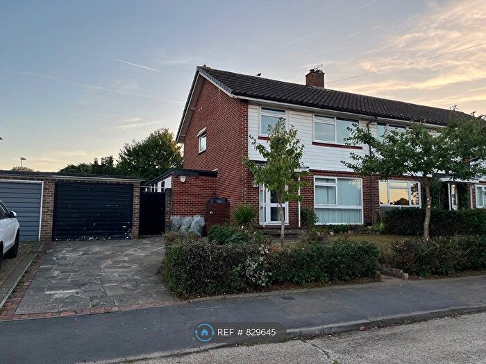 3 Bedroom Semi-Detached House To Rent In Ruxton Close, Swanley, BR8