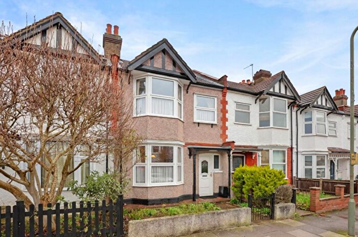 3 Bedroom House For Sale In Kenilworth Road, Penge, London, SE20