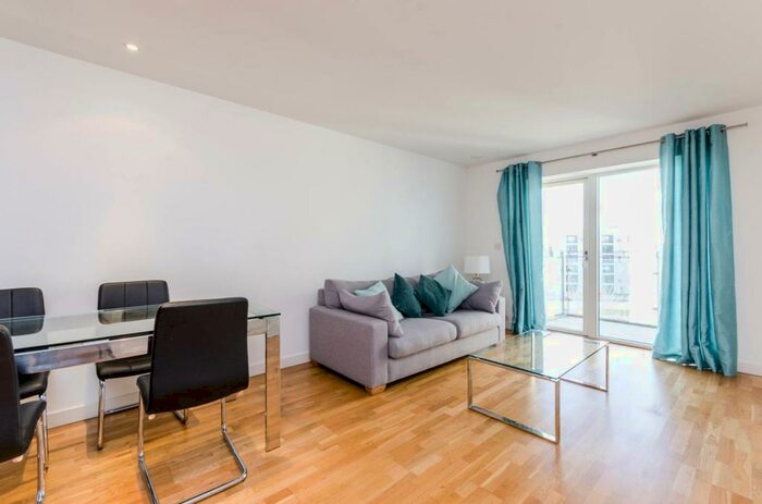 1 Bedroom Flat To Rent In Sun Passage, Bermondsey, London, SE16