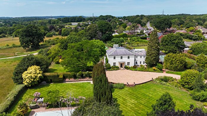 6 Bedroom Detached House For Sale In Sandleheath, Fordingbridge, SP6