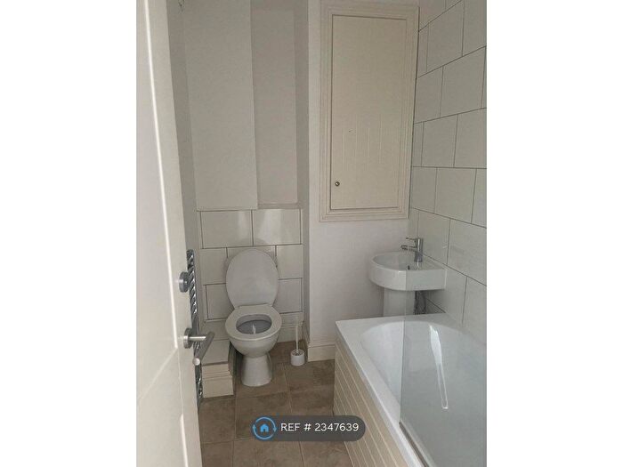 2 Bedroom Flat To Rent In Camden Road, Tunbridge Wells, TN1