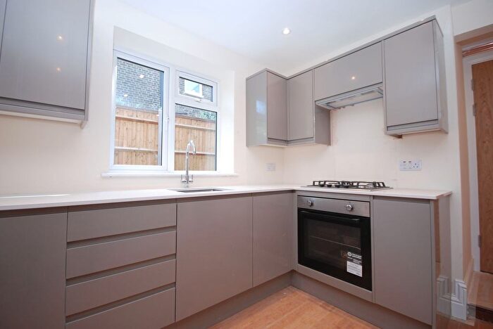 1 Bedroom Flat To Rent In Angles Road, London, SW16