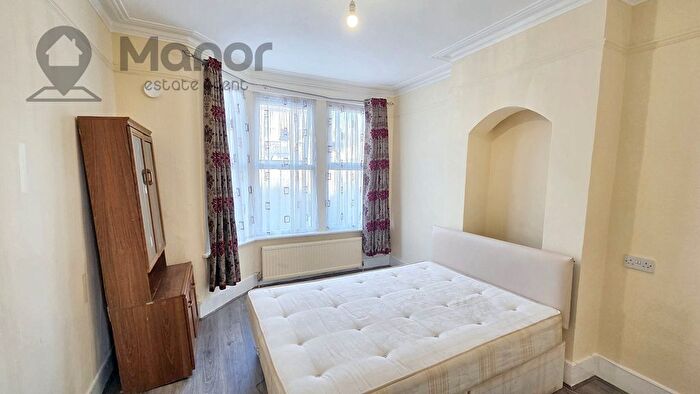 3 Bedroom Terraced House To Rent In Charlemont Road, East Ham, E6