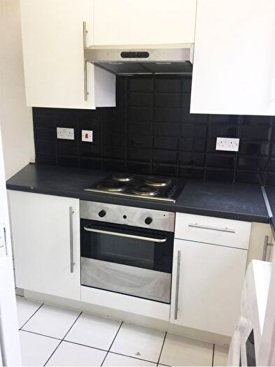 2 Bedroom Property To Rent In Harold View, LS6