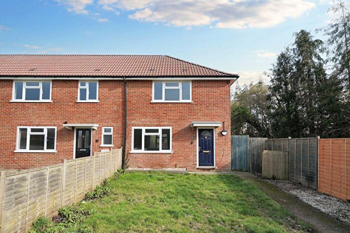2 Bedroom End Of Terrace House For Sale In Sunnyside, Sulhamstead, Reading, Berkshire, RG7