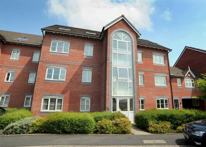 2 Bedroom Apartment To Rent In Dean Road, Cadishead, M44